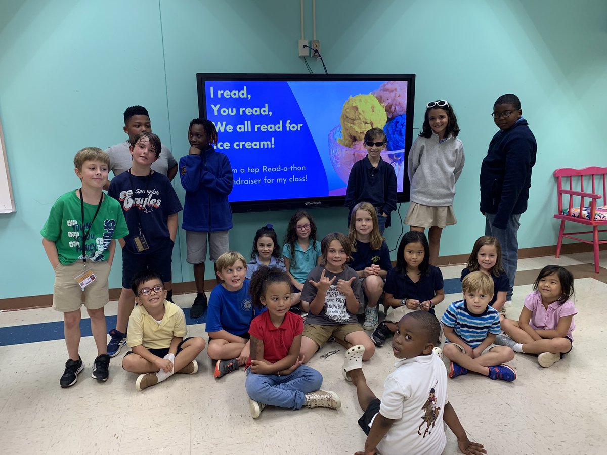 SpringdaleMacon's tweet photo. I read, you read, we all read for ice cream! These beautiful children raised funds for school field trips by reading and got to hang out together with cold treats! #SpringdaLEADS #Built4Bibb #Built4Reading https://t.co/FiwbkQ7wgB