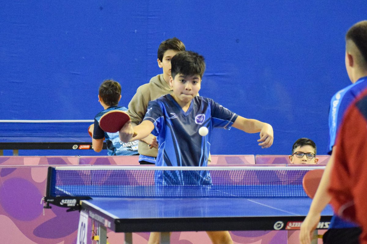 ClubRegatasCtes's tweet photo. #CRC | En nuestro Estadio también se lleva a cabo un Torneo Regional de Tenis de Mesa, con competidores de Paraguay y Brasil 💙🏓 nuestros atletas compiten en todas las categorías 💪🏼 #VamosRegatas👻 https://t.co/xCxpVoTOgU