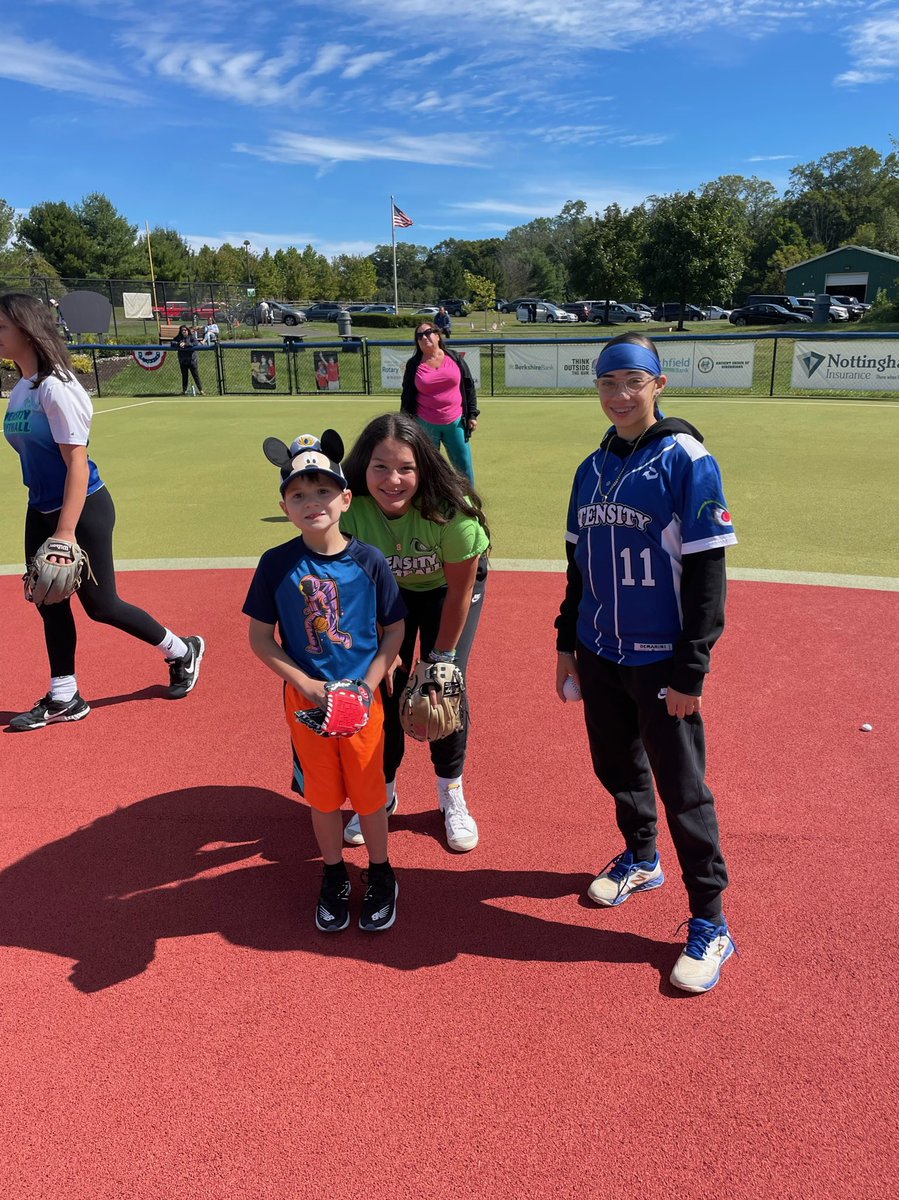 I had a great time this morning volunteering at <a href="/mlmcnj/">Miracle League of Mercer County, NJ</a>. Cant wait to go back soon! @Intensity16uBOD