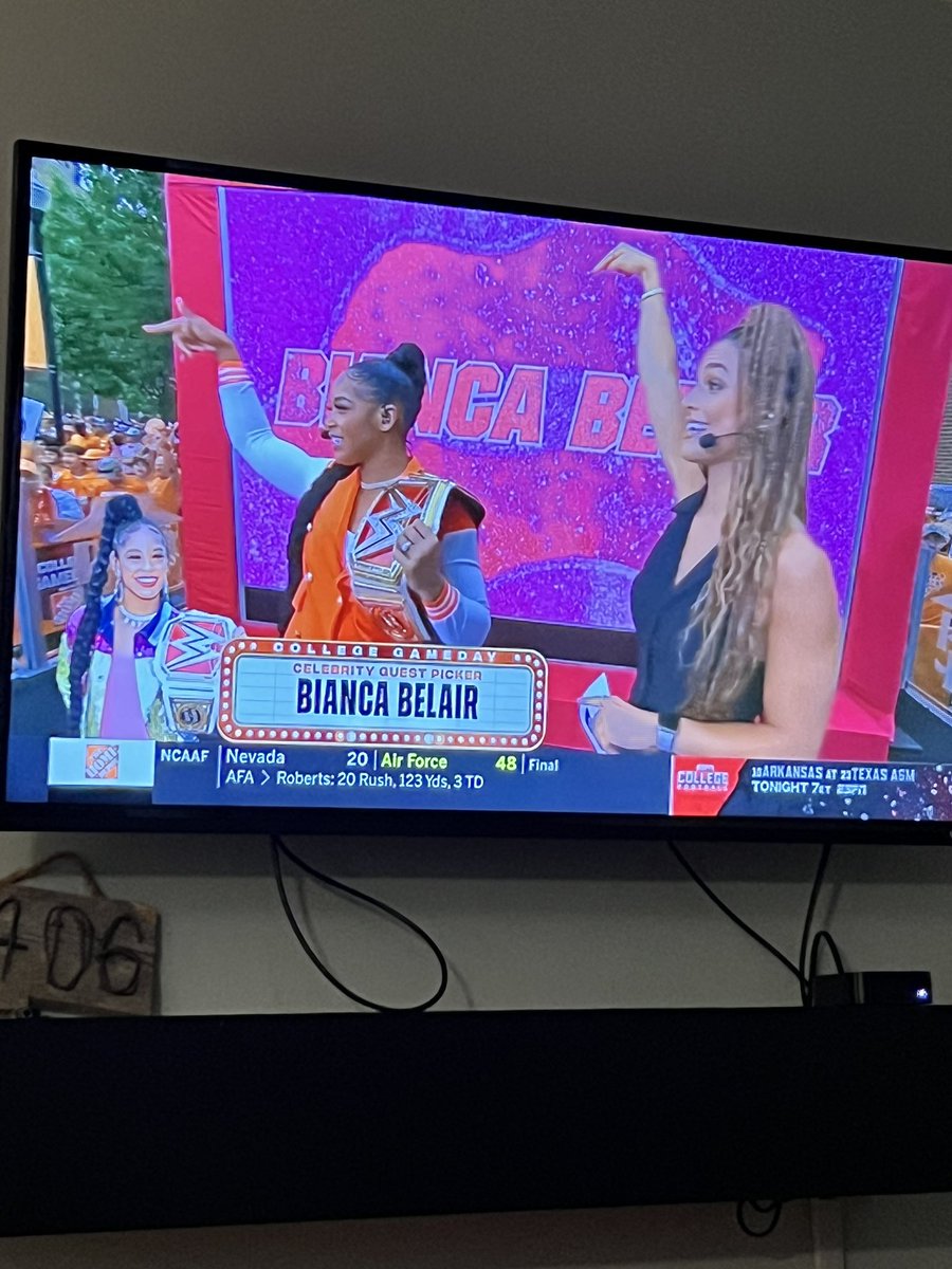lindsay_davis's tweet photo. I loved every minute of this! β€οΈπ
@AustinEastHS excellence & female fierceness represented on @CollegeGameDay!
@BiancaBelairWWE is the #RealAE. https://t.co/Ro4caFUWZf
