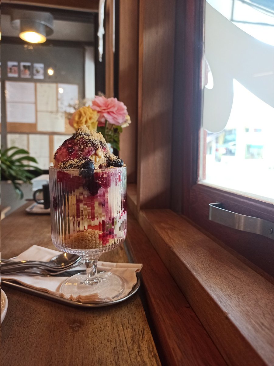 malimali's tweet photo. cafe amai ลำปาง ร้านกระทัดรัดปุ๊กปิ๊ก พาร์เฟต์สวยและอร่อย มีหนมอีกหลายอย่าง อาหารยังไม่ได้ลอง
#whereinth #reviewthailand https://t.co/nd9GgtaXwR