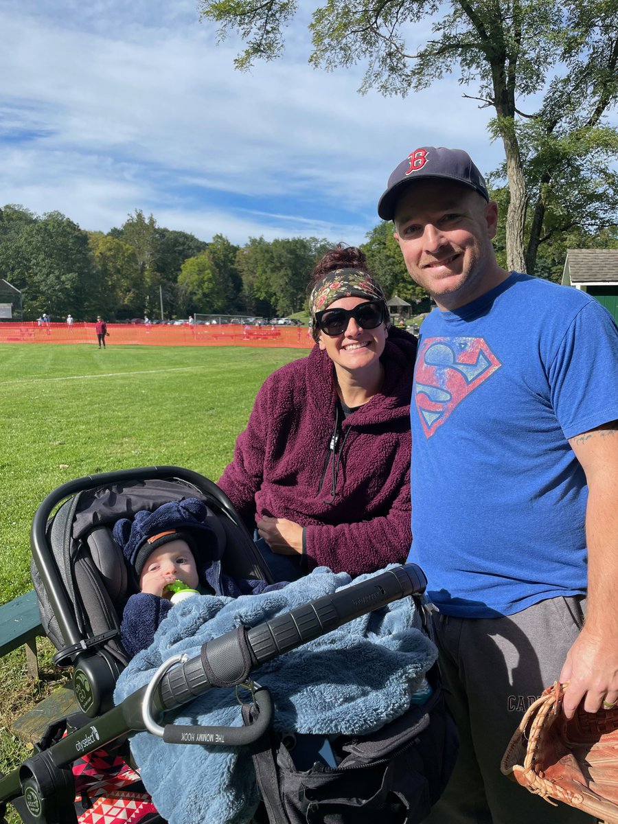 ShermanSchoolCT's tweet photo. Sherman Softball Tournament with members of The Sherman School representing! Happy Acres Farm is also hosting an Open House until 4 p.m. today. What a beautiful Saturday for it! #CommunityConnections https://t.co/ZdTJxwhp2B