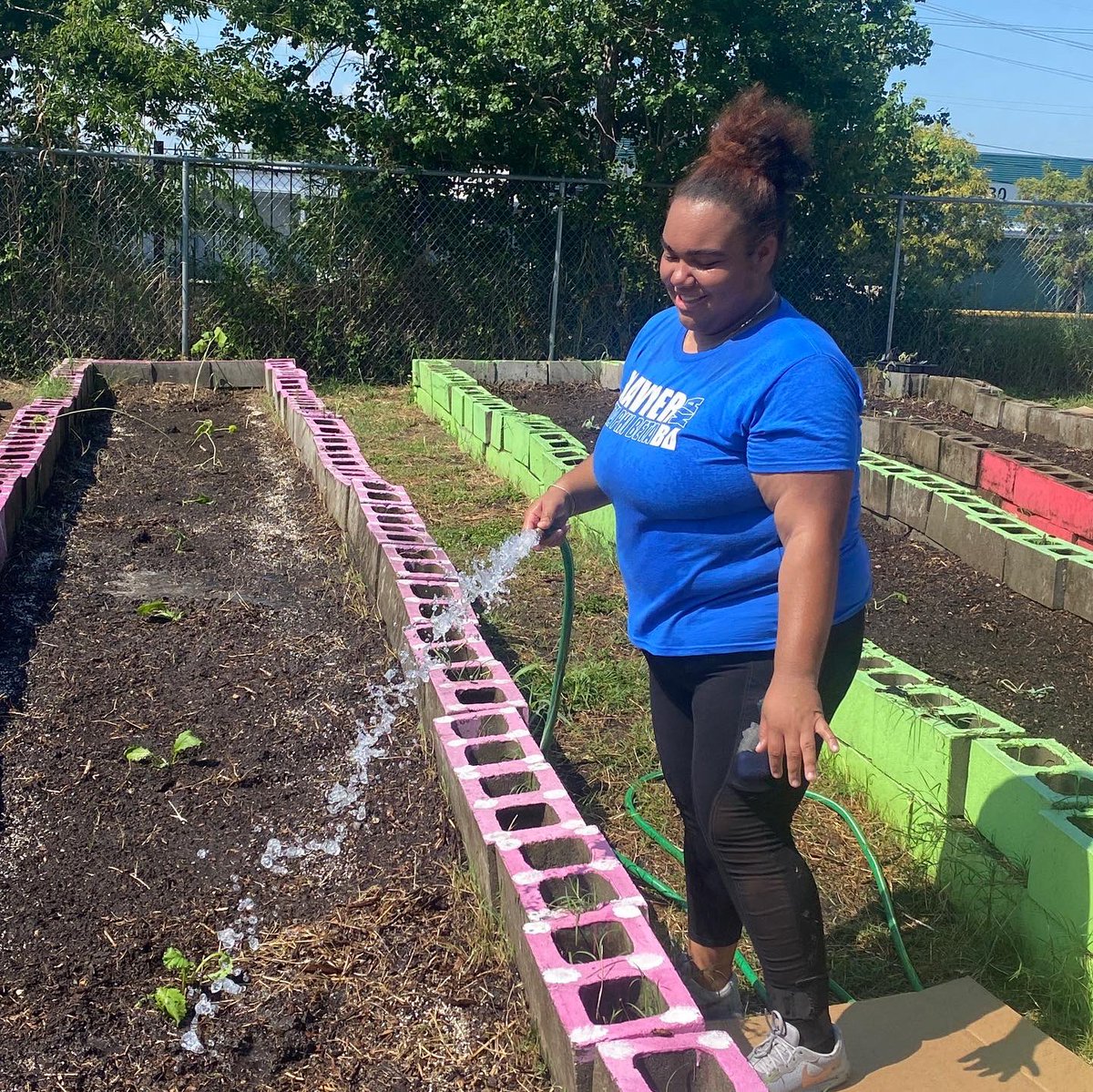 BetaDelta_Xula's tweet photo. Our sorors put in hard work at Gumbo Garden today. Helping our community is what we strive for. 🤍 #community #service #xula #zetaphibeta https://t.co/GD0C70PZOE