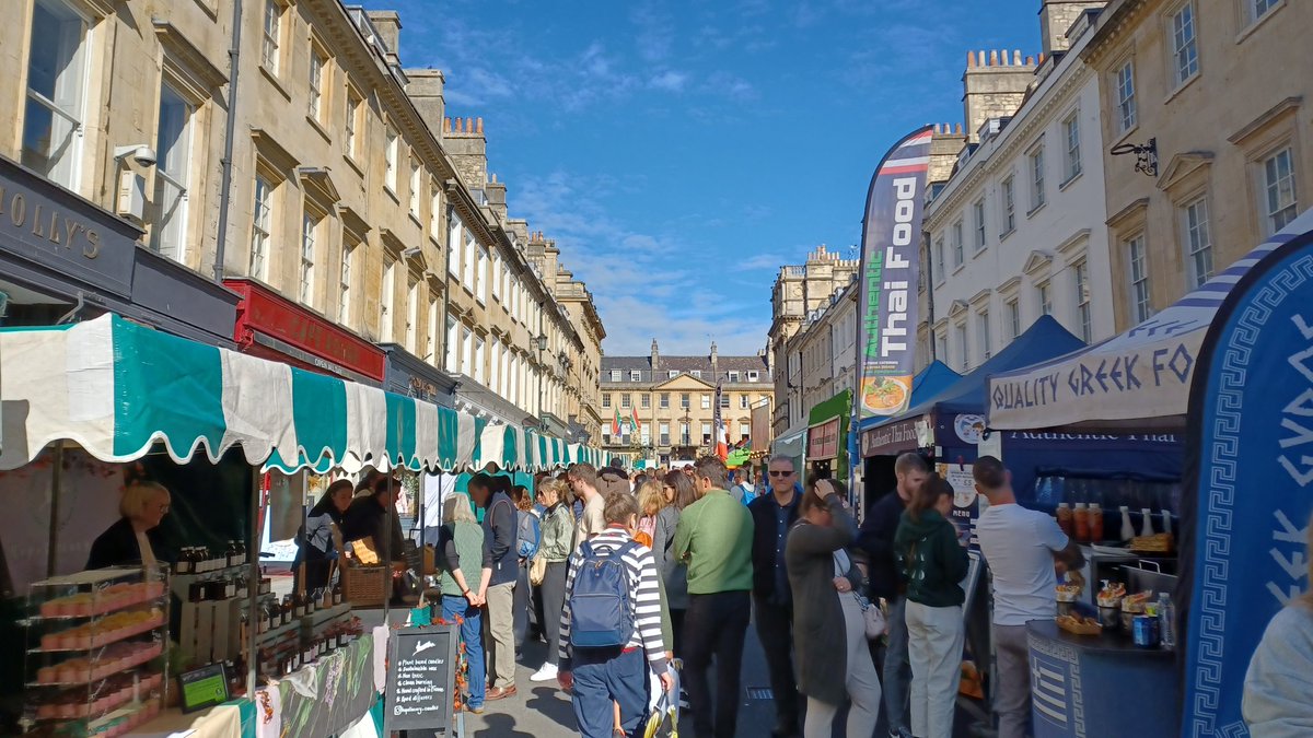 RobDelius's tweet photo. Milsom Street transformed today. Bravo @greatbathfeast @bathnes @bathbid More of this please https://t.co/rVQ28OZ1Ry
