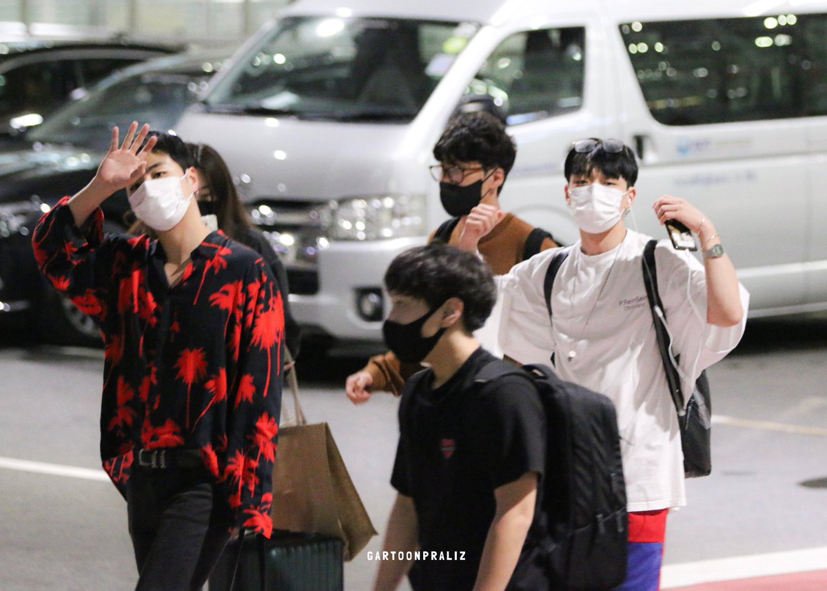 iKON:iD🌻🌼 คิดถึงไอค่อน❤️ tweet media