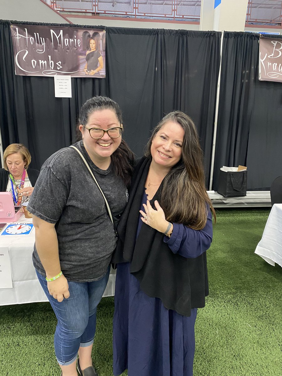 ShanaFeeley's tweet photo. Today I lived out a dream at Flower City con, I met Holly Marie Combs from Charmed and pretty little liars.
Completely worth it!!
#fangirl #igeekedout #ialmostcried https://t.co/AQEHDFOT5T