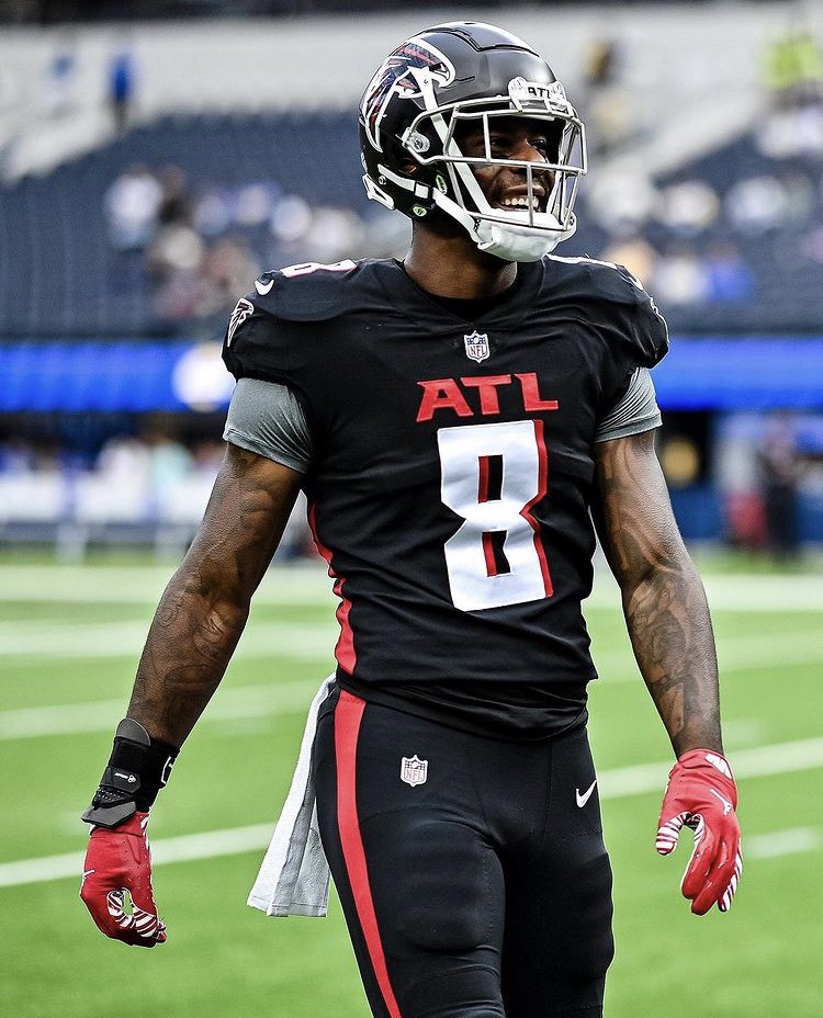 _FootballFilms_'s tweet photo. Kyle Pitts only needs 1,927 yards on Sunday to break the all time single-season receiving yardage record. https://t.co/hsEiDO1quR