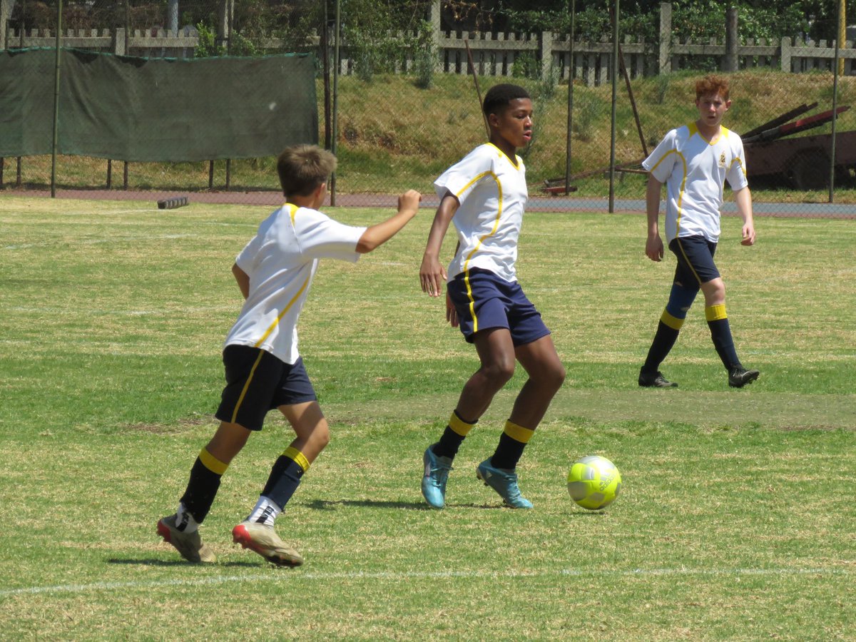InandaSpirit's tweet photo. Some great shots of our boys in action at the @PARKTOWN_BOYS u14 Soccer Tournament- well done on Day 1 results boys! ⚽️
St David’s 2 - St Benedict’s 0;
St David’s 2 - St John’s 1
Photo credit: Mandy Smith
#proudlyMarist
#HeritageDay
#InTheirElement https://t.co/wqWUQnyISc