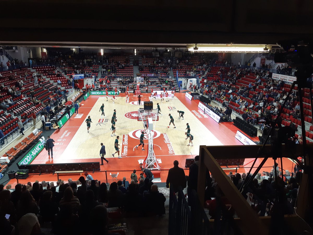 Le <a href="/SLUCbasketNancy/">SLUC Nancy Basket</a> retrouve la Pro A ! Gentilly attendait ça depuis trop longtemps. Coup d'envoi de ce Sluc/<a href="/limogescsp/">Limoges CSP</a> dans 10'! #NANCY #gosluc