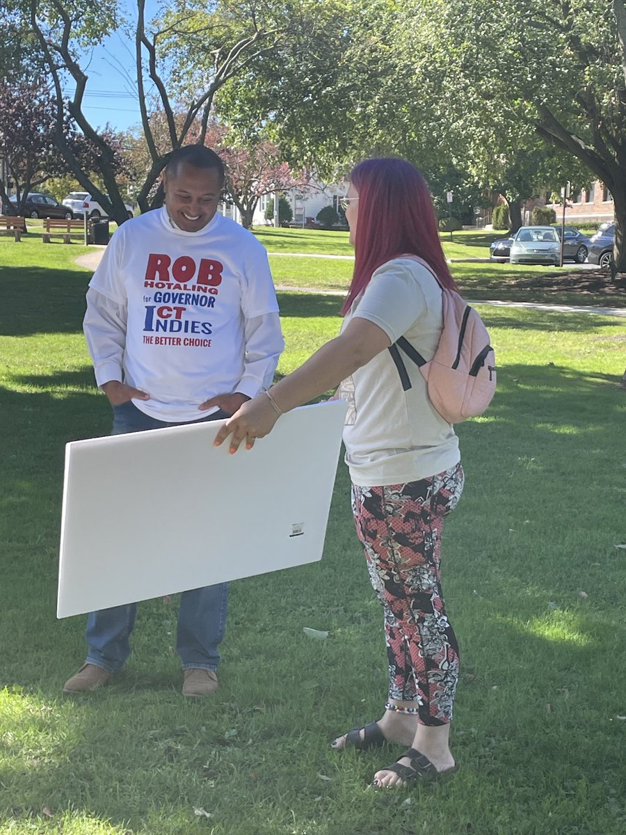 RobForGovernor's tweet photo. Talking to one another and making a commitment to hear each other is a fundamental necessity to make changes and improve #connecticut. Thank you to Brian Donahue and #EndtheHate team for putting this together in Middletown and allowing me to share my experiences and thoughts. https://t.co/o5a7h7E0DP