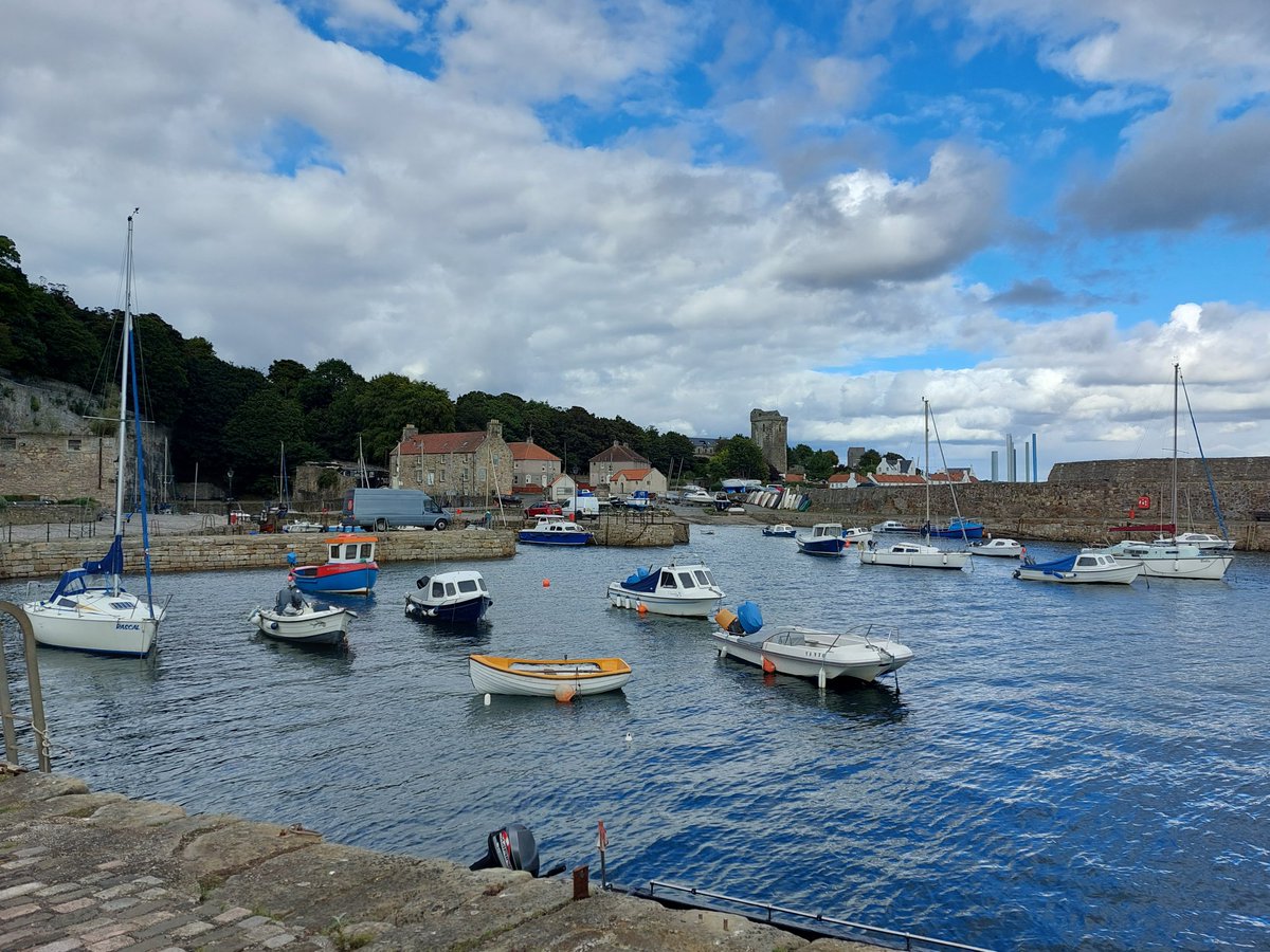 MirandaMirdanda's tweet photo. A super day for a wander along the #FifeCoastalPath #Breathe #MindfulWalking #365DaysWild https://t.co/Xi9RxLVkbc
