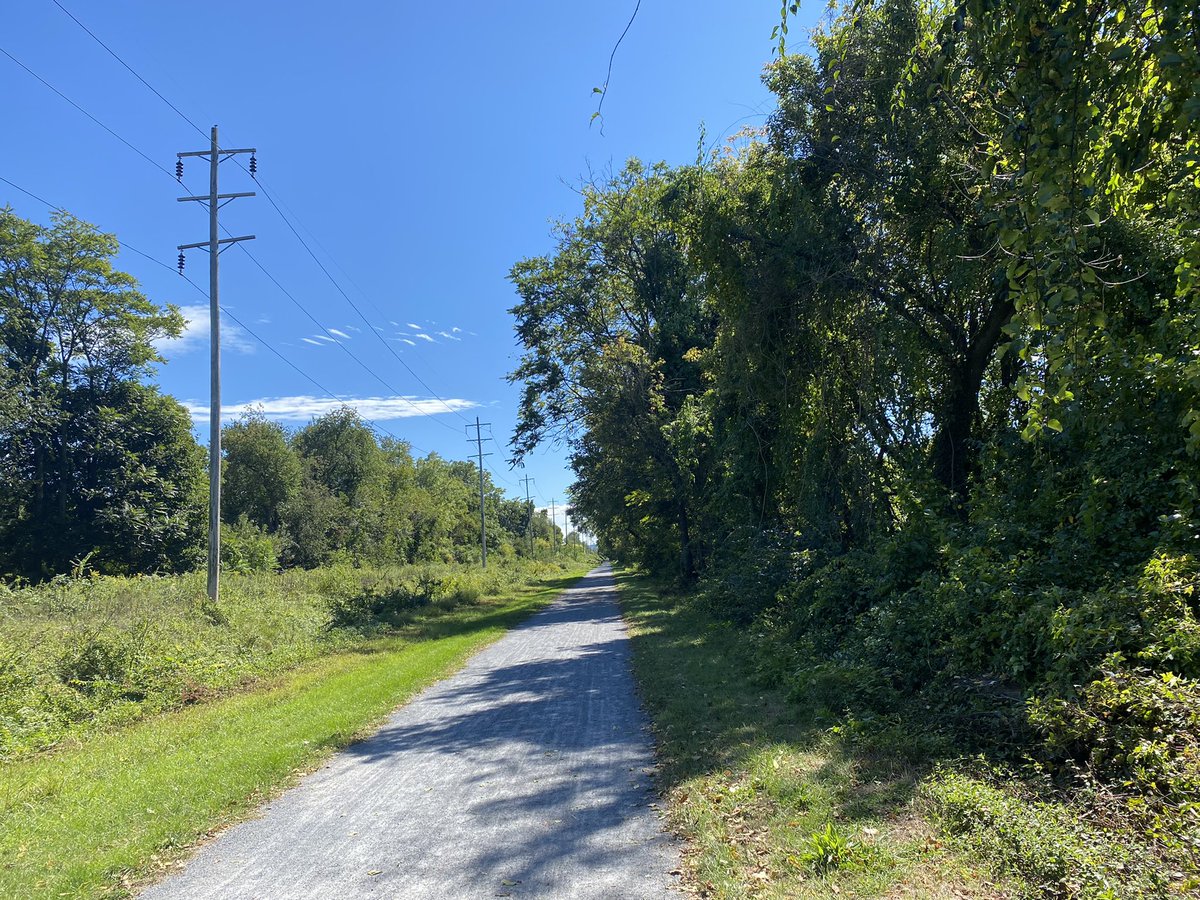 nsellers2's tweet photo. Good run on the #LVRT this afternoon! #sunisshining https://t.co/2hQfgLgSLA