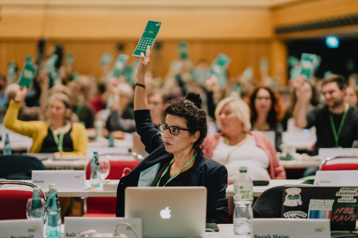 Der erste Tag unseres Parteitags in Donaueschingen geht zu Ende und wir beschließen ihn mit ein paar Impressionen aus der Donauhalle: 
flickr.com/photos/gruene_… #ldkbw