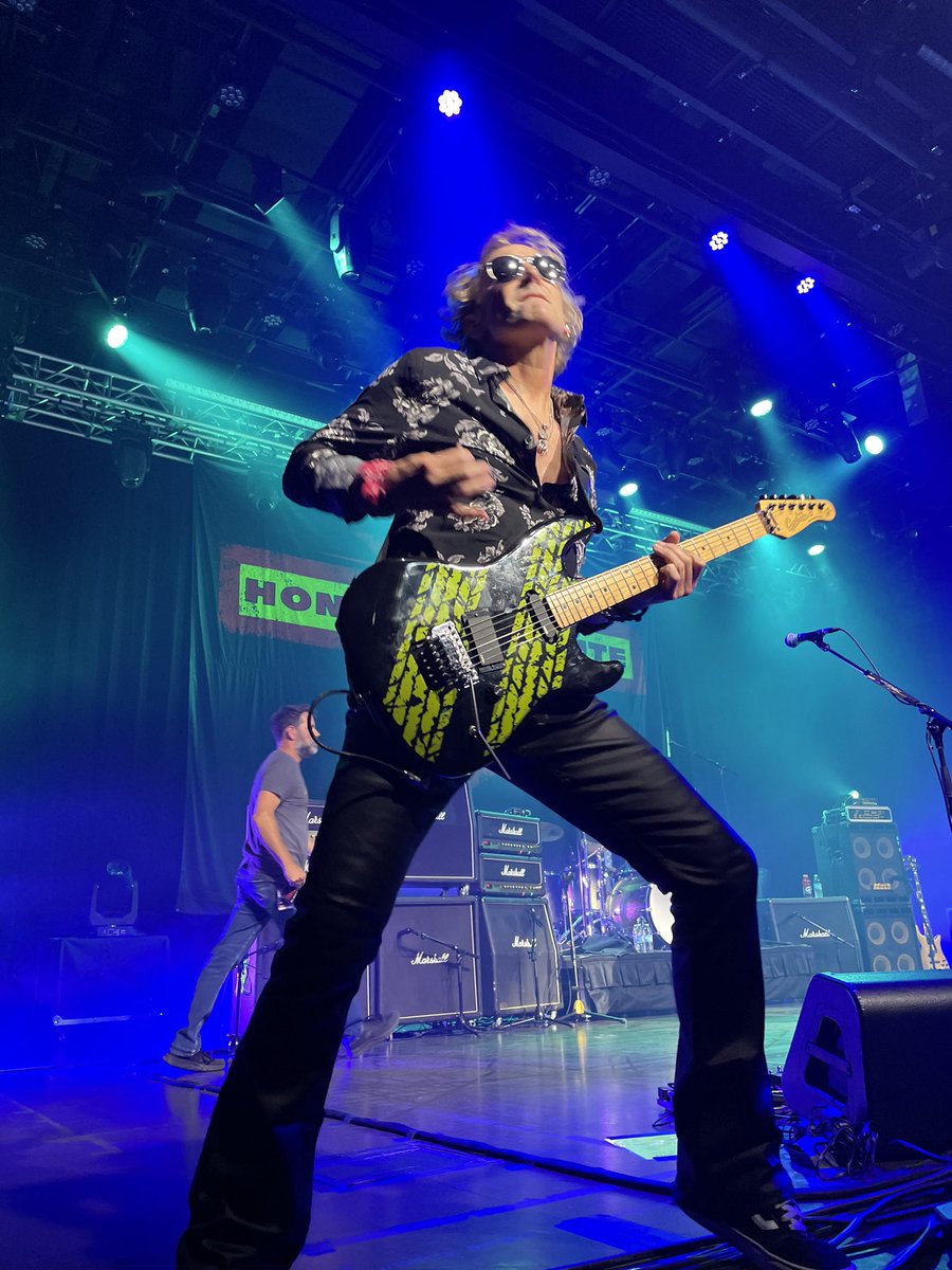 AVCooney's tweet photo. Great time @1HoneymoonSuite with @datavisualinc and a cast of many. Enjoy the amazing snaps by my friend.  #Winnipeg #AVTweeps #AVCanadian #CanadianRock #ClubRegentEventCentre @Casinosofwpg @LegrandAVCanada https://t.co/ug9aYKe0ZQ
