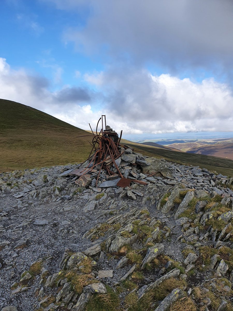 garrypickles's tweet photo. Percy did his first Lakeland summits today. 6 months old did really well. 4 Wainwright summits. Now on 170 of 214 Wainwrights. Completed all the Northern fells today. #Skiddaw #Skiddawlittleman #bakestall #lonscalefell #wainwtightbagging #Lakedistrict https://t.co/XIqMDM9yTv