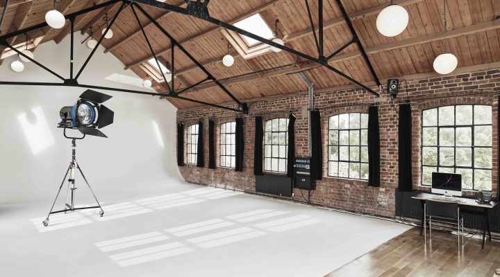 A state of the art studios and production service facility in London &amp; Ibiza, providing unique spaces and bespoke production for shoots and events

6 fully serviced studios in London with infinity coves, combined with location and outdoor daylight

rwjemmett.com/directory/loft…