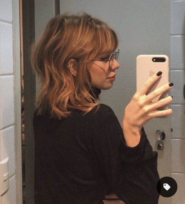 I need hair advice. I&rsquo;m tired of my long boring style. Thinking of getting one of these shaggy styles<a href="/tag/opinionsneeded"class="tags"><span>#opinionsneeded</span></a>