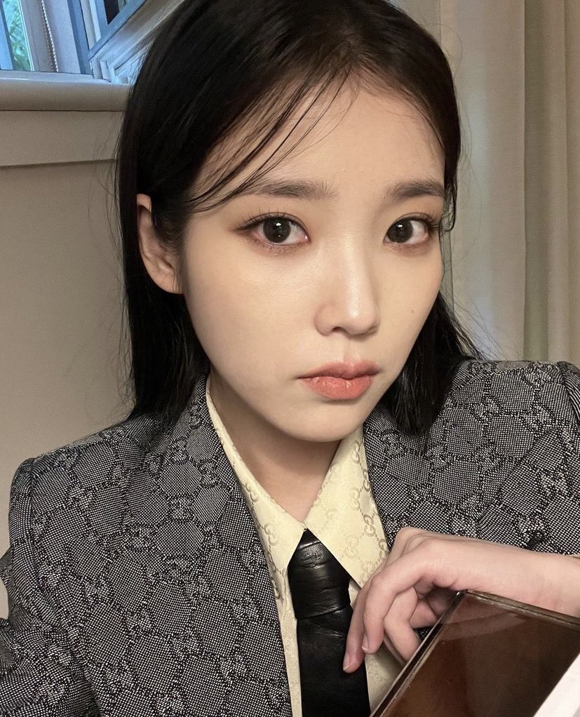 iuvisuals's tweet photo. #IU #이지은
#키스가죄 #밤을걷다 https://t.co/8EeDwF8DFX