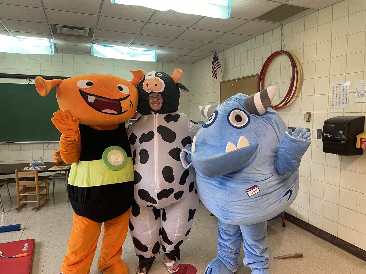 NES_CT's tweet photo. Had so much fun at this i-Ready kick off assembly! #NESfun ๐คช #NEScares ๐๐ฎ @iReady @nmps_supt @HollanderHolly https://t.co/sOpGEv4n7V