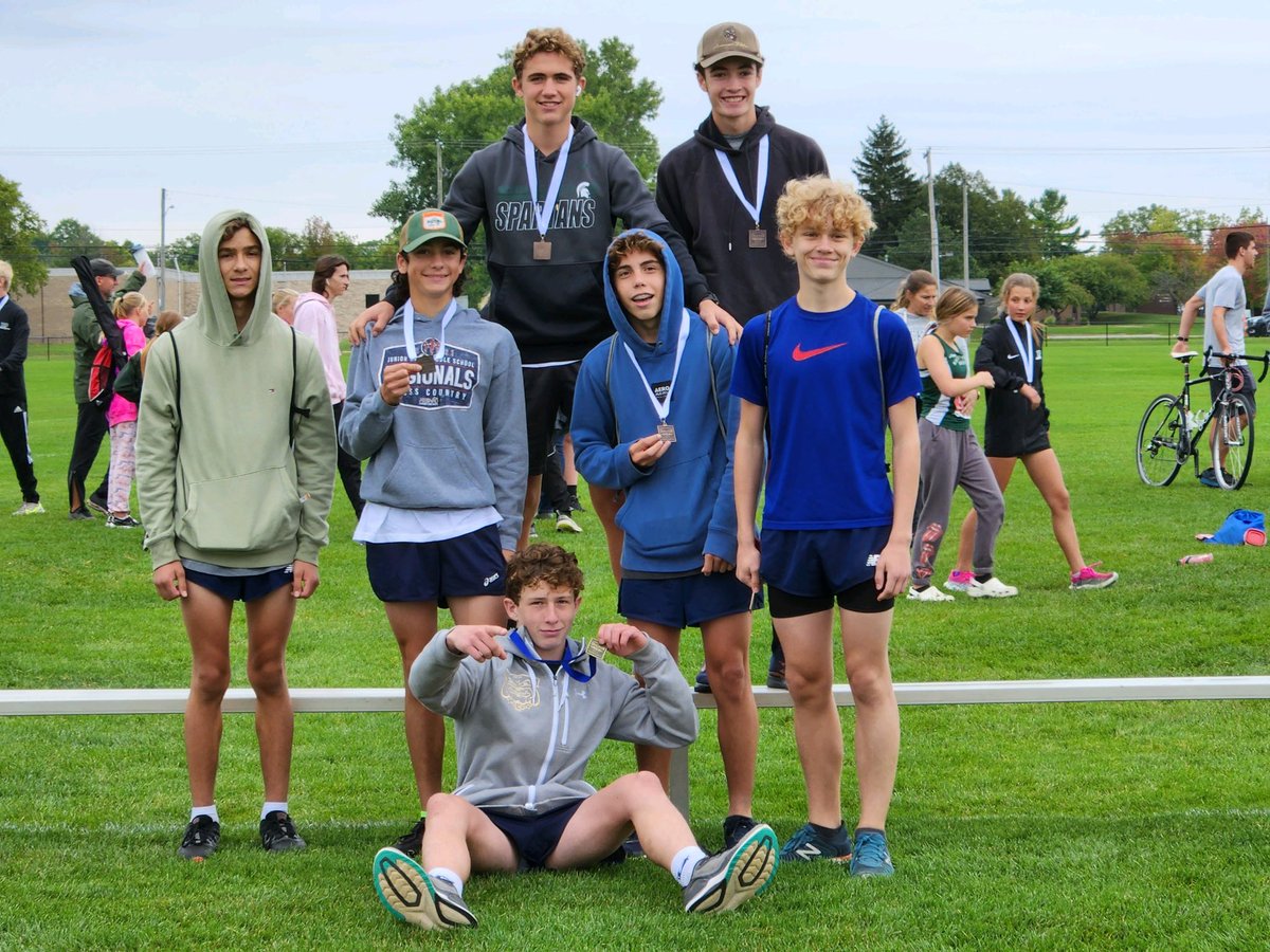 chelseadistance's tweet photo. Congratulations to our freshman boys for the W in the Falcon Invite Freshman race today!! 7 PR’s for 7 guys is phenomenal! Congratulations to Beckett Boos on his win too! https://t.co/63rgODo8nA