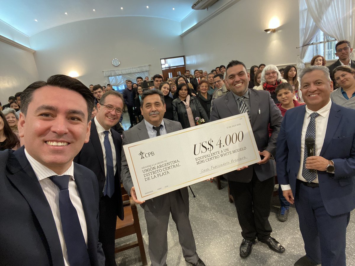 En el 106° aniversario de la Iglesia La Plata Centro, ACES/CPB entrega como donación la implementación de un Mini Centro White, el que será una bendición para la vida espiritual de la feligresía <a href="/AdventistasABo/">Adventistas ABo</a> <a href="/EditorialACES/">EditorialACES</a>