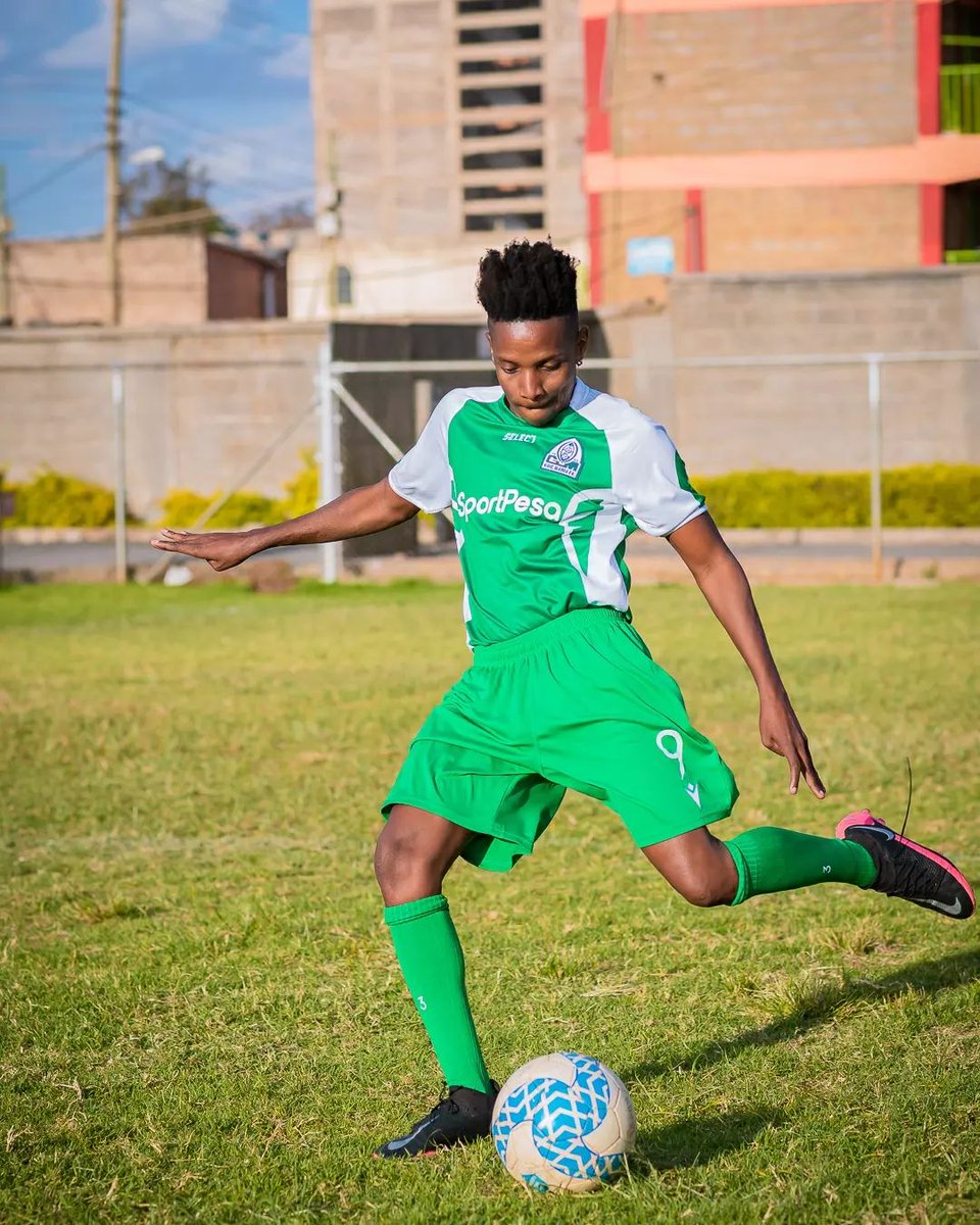 SportsPlugKe's tweet photo. Gor Mahia x Sportpesa
#SportPesaNaGor 
📸Eric Omondi https://t.co/ckvtWxapb8