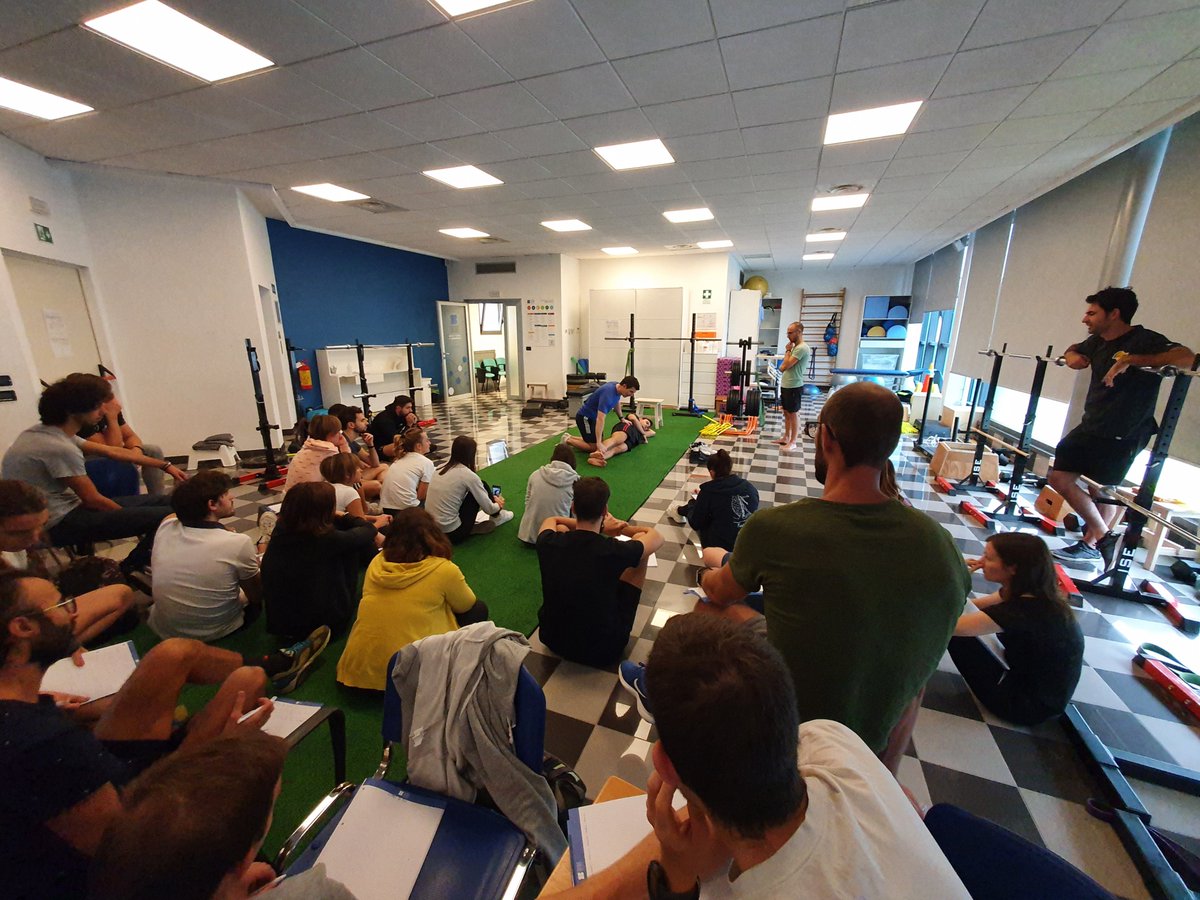lucamae1987's tweet photo. Always lots to learn from @enda_king clinically and research wise on "ACL Rehabilitation" (2 days course)
Great group of Italian, Swiss/Irish and Slovenian Physios and S&C attending
#physiotherapyappliedscience
@EdumedB https://t.co/s1ZrsXpLYn