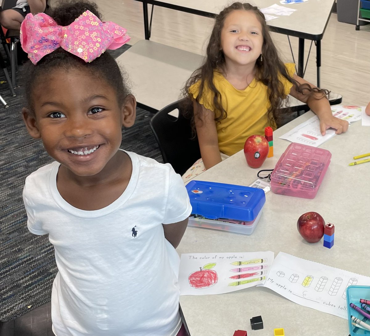 MrsCDuhe's tweet photo. After using our five senses to describe our apples and cubes to measure, we ended our 🍎 fun with measuring the ingredients to make delicious applesauce! Things just taste better when you put the effort in to make it yourself. #lifeprinciple @GreatExpOrg @TISDGOES https://t.co/XCmf948SoH