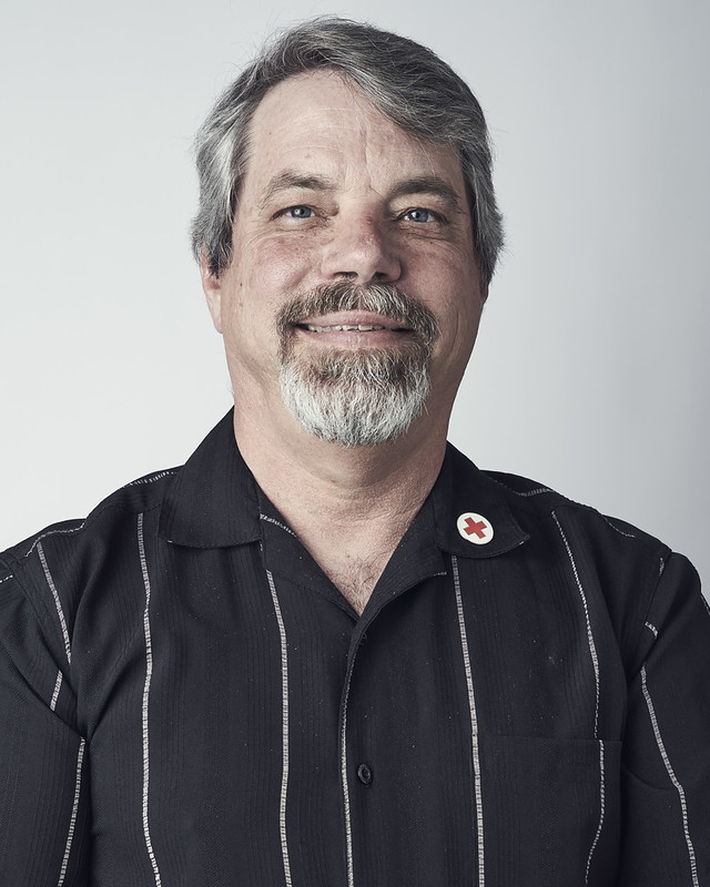 CruzRojaLA's tweet photo. John + Carol Walter y John Husek personifican lo que significa ser un héroe. Sin su sacrificio y donaciones, no podríamos proveer el 40% del suministro de sangre de la nación. Los tres nos muestran el poder en el simple acto de dar. Lee mas: https://t.co/kbLVGJehiV https://t.co/zHuSzBjbKJ
