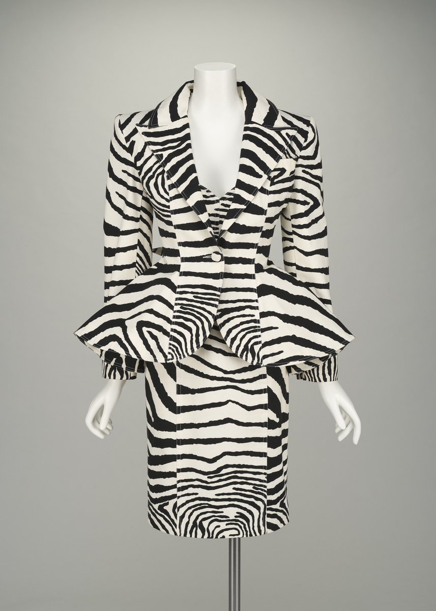 ChicagoMuseum's tweet photo. #OnThisDay in 1954, fashion designer #PatrickKelly was born in Vicksburg, MS. See 2 of his garments & learn more about his life & work in #TreasuredTen: Selections from the Costume Collection. https://t.co/7tbrRdfD3C #CHMCostumeCouncil https://t.co/HsaLJyIMRH
