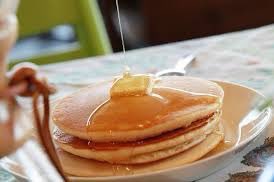 なるほど、パンケーキの写真あげるとシャドバン解除されるって噂が出て皆パンケーキあげてたのね!パンケーキブームでも来てたのかと🤗にしても家でパンケーキ作る際に画像のようにふわふわにするにはどうすれば良いんでしょうね、難しそう🤔 