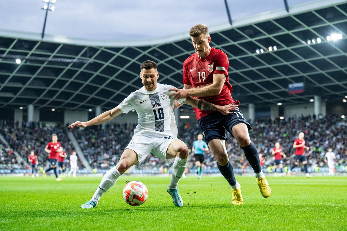 🇳🇴 Kristoffer Ajer was an unused substitute as Norway were beaten by Slovenia today 

#BrentfordFC 