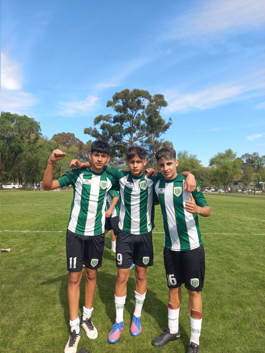 banfieldjuvenil's tweet photo. #9na| FINAL | ¡¡GAAAAAANÓ #Banfield!! Con goles de J. Acosta, L. Butkovski y R. Rivero, el Taladro venció al Rojo 3-1 ⚽👏🏼

#VamosBanfield 🇳🇬 #VamosLosPibes https://t.co/jC2YlxvbM0