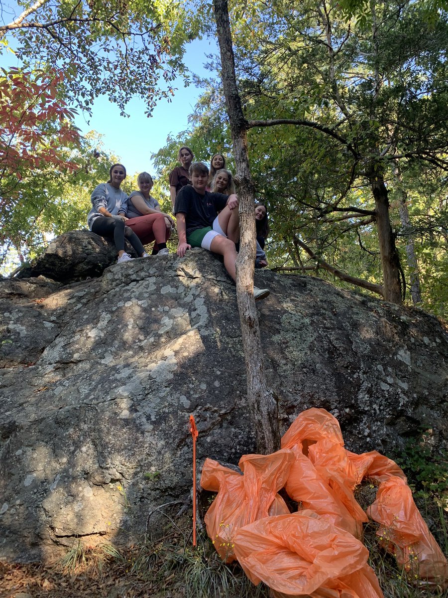 PERFECT day with a PERFECT group of <a href="/EcoEagles_/">Eco Eagles</a> !  They did their part to keep the River ecosystems in Newton County healthy.  Love these dedicated students!  💚🌎💚<a href="/EHS_Eagles/">Eastside High School</a> #riversalive