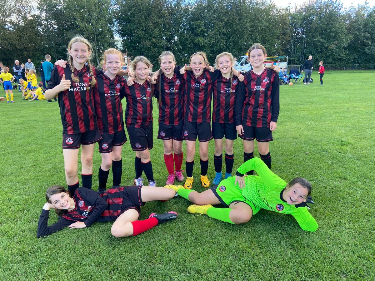 Giffnock_SC's tweet image. 𝗚𝗦𝗖 𝗚𝗜𝗥𝗟𝗦 𝗧𝗥𝗜𝗨𝗠𝗣𝗛 🏆

Amazing news today, as our girls won the Blantyre Celtic Tournament!

It was an excellently ran event and our girls were superb, seeing off strong opposition such as Hamilton Accies and Kilmarnock.

👏😊