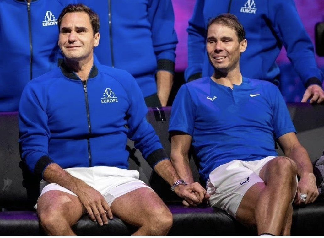 designforai_'s tweet photo. Tremendo ejemplo de competidores y amigos. 

Hombres conectados con sus emociones. 

#federer  #nadal https://t.co/zf2d2SIvTX