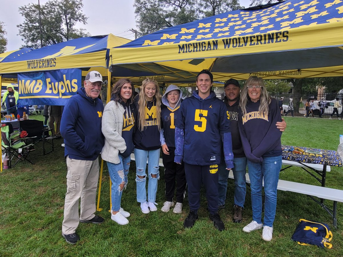 PPastiva's tweet photo. #bighouselive https://t.co/y0sgBmcn10