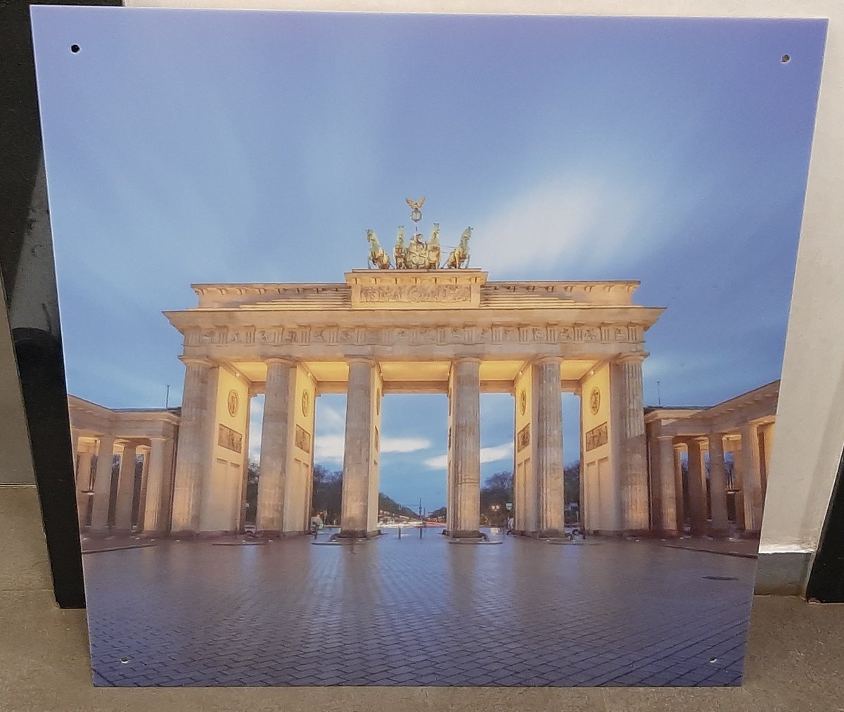 PureDesignLtd's tweet photo. A0 and 1M direct print posters to be fixed with aluminium spacers and butterfly wallplugs. 

Precision cut pre-print vinyls are a cost effective way to spruce up any corporate walls. https://t.co/PwBNsqh03p