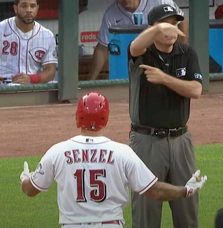thinkpitch's tweet photo. The next play illustrates the need for improved eye skills and rules education regarding the rights of the runners in potential passing the runner violations.
Read more π https://t.co/UoDjhQYRJK
#baseballscoring #baserunning #baserunningblunder https://t.co/G9MaHsVi0r