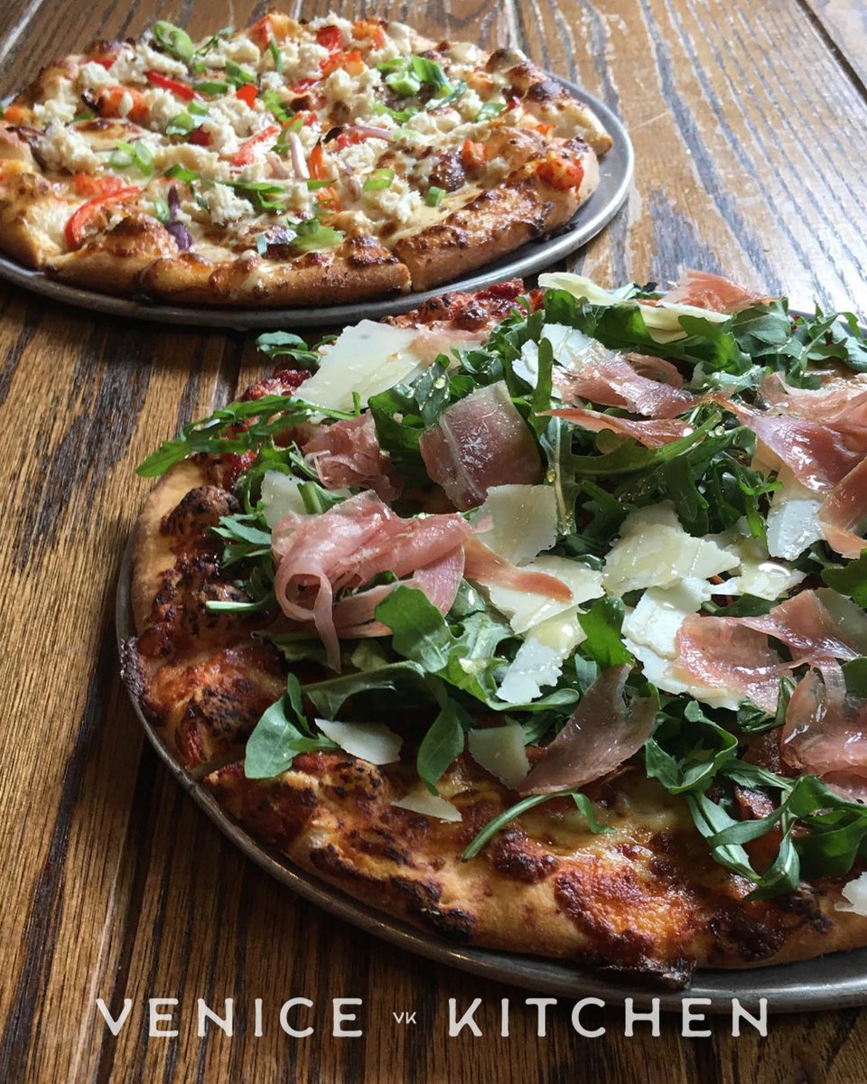 venice_kitchen's tweet photo. 📢 Did you know you can build your own pizza with us? Pick your sauce, cheese, meats and veggies to make your masterpiece!
.
.
.
#restaurant #venicekitchen #happyhour #ubereats #memphis #oxford #pizza #italianroots #italianfood #dinnertime #goodfood #lunch #wine #midsouth #oxford https://t.co/57YbbyDyhY