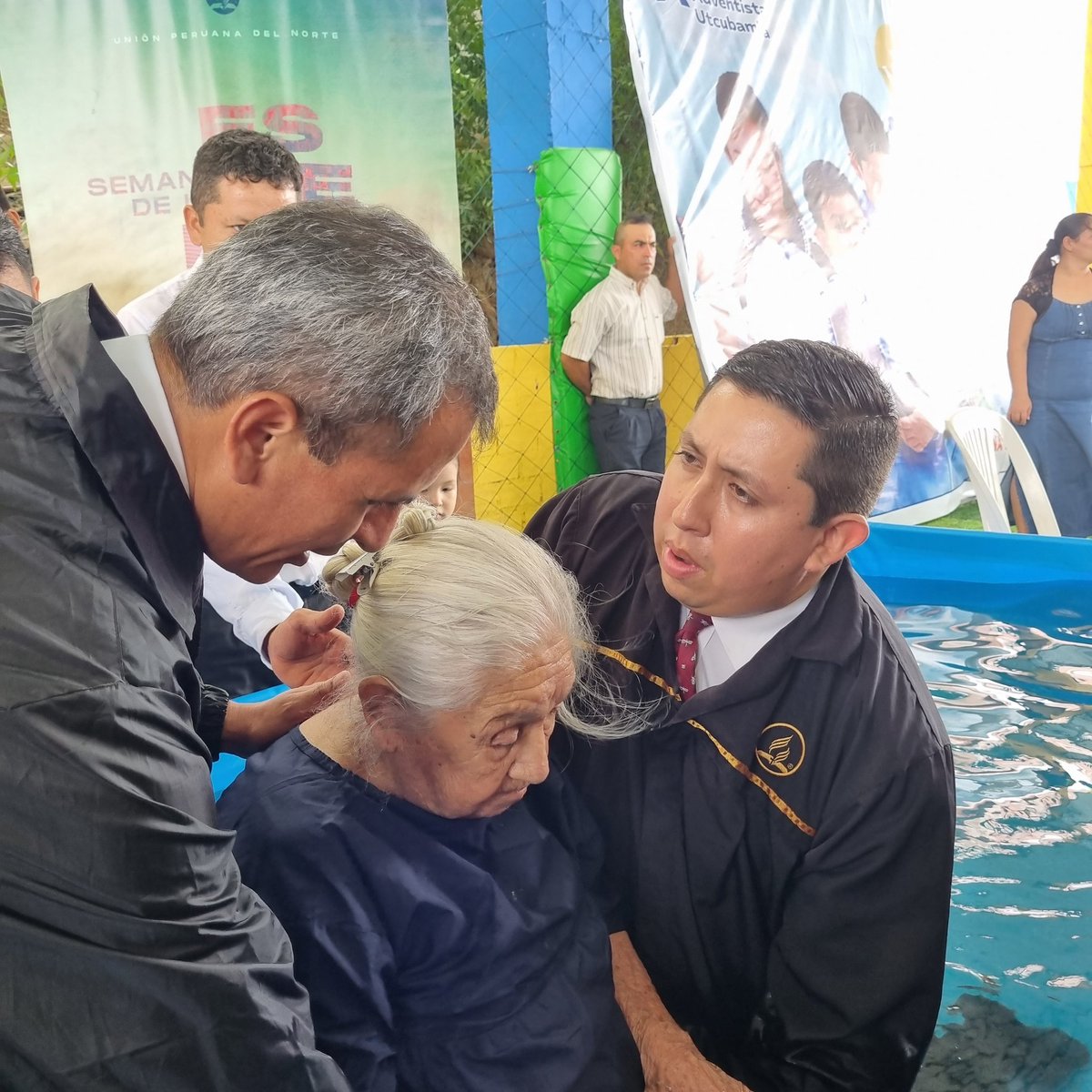 JoseUrciaCarlos's tweet photo. (UTCUBAMBA) 
Fermina Helera Rocío a sus 101 años decidió está mañana entregar su vida a Dios y así estar preparada para su segunda venida. #SemanaDeLaEsperanza #DMUtcubambaC https://t.co/tSrc7C9VpH