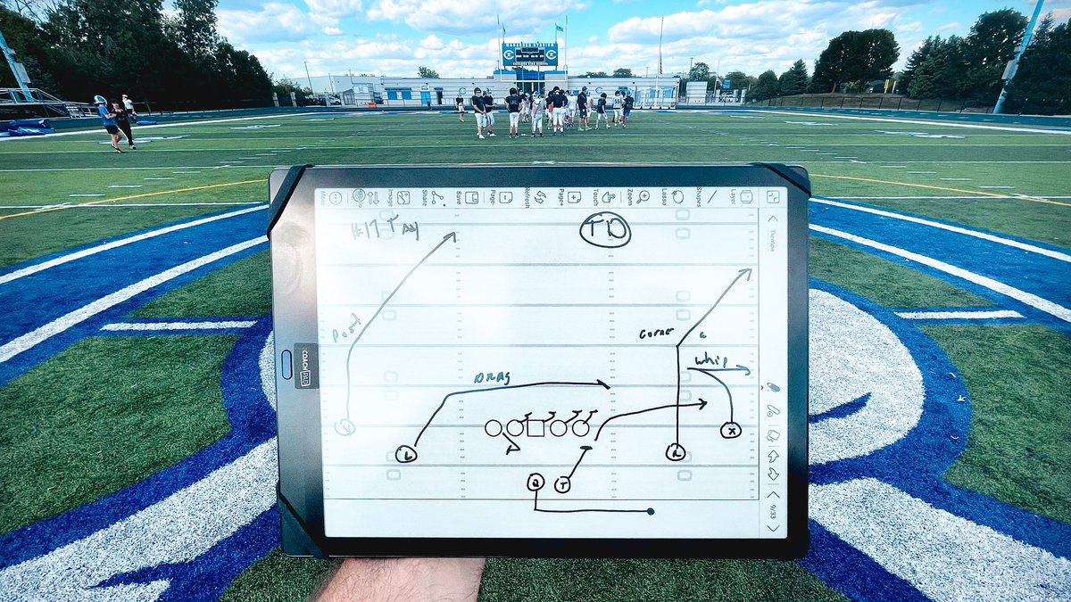 Rye_B_Thats_Me's tweet photo. Hey coaches. Do yourself a favor and invest in a #CoachPad!
It’s been a game changer for us in practice and on game days. https://t.co/5J4kKz8zV8