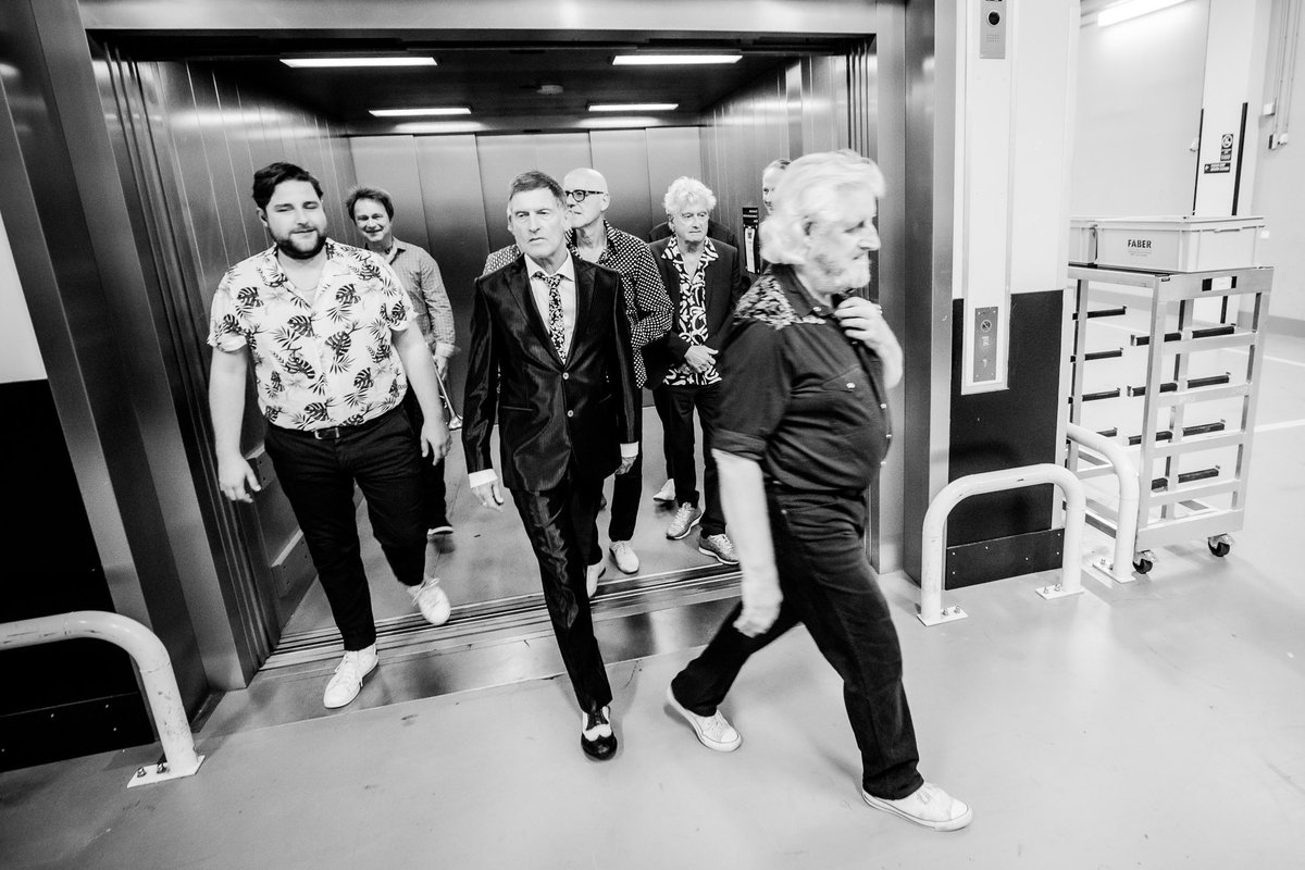 Op weg naar het podium…
🚶🏽‍♀️🚶‍♂️🚶🚶‍♂️🚶🏽‍♀️🚶🚶‍♂️🚶