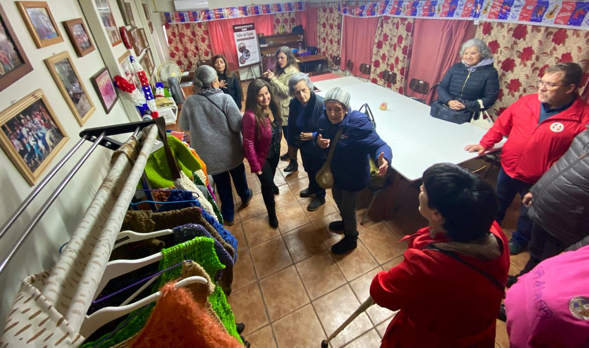seremimdsrm's tweet photo. Hoy junto a la Asociación de Sordos de Chile #Asoch y @Senadis_RM Seremi RM @MinDesarrollo @PatyHidalgoJ conmemora la semana internacional de personas sordas. Promover una sociedad más Incluisva es tarea de todas y todos, por eso saludamos a las comunidades sordas de todo Chile https://t.co/urtZMj7g8V