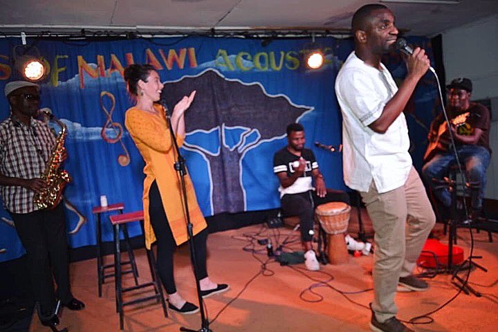 AnnemarieQuinn's tweet photo. Awesome time catching the brilliant @john_fire_music at #SoundsOfMalawi 🇲🇼🎶 Zikomo kwambiri for inviting me to perform ‘Kalulu’, it was great being back with you all, I’m so glad I remembered it! 🥰🙏
#music #livemusic #gig #show #malawi #musicinmalawi #musicinafrica #newmusic https://t.co/wIJp0yHJbr