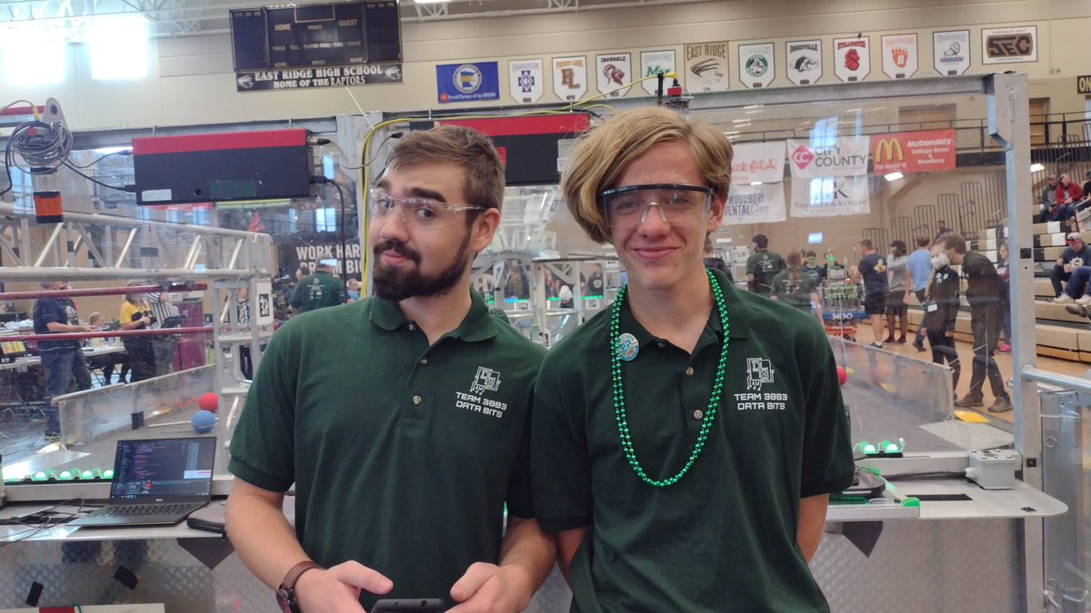 FRC3883's tweet image. The Data Bits are at EMCC! Our wonderful drive team is doing a great job! @ParkWolfpack @FIRSTweets @FRCTeams @SoWashCoSchools #omgrobots #RapidReact #FIRSTRobotics