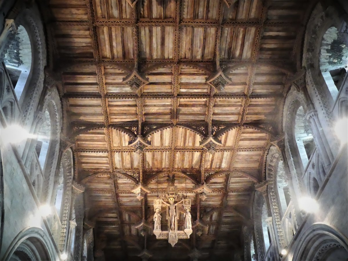 Wild_NEScot's tweet photo. Busman's holiday visit to @StDavidsCath between a wedding and an ordination (theirs, not mine). Many fantastic things, much saved for #animalsinchurches Some intriguing wall paintings behind the velvet ropes... #wallpaintings #churchstuff #neveroffduty https://t.co/kq9YxuagdI
