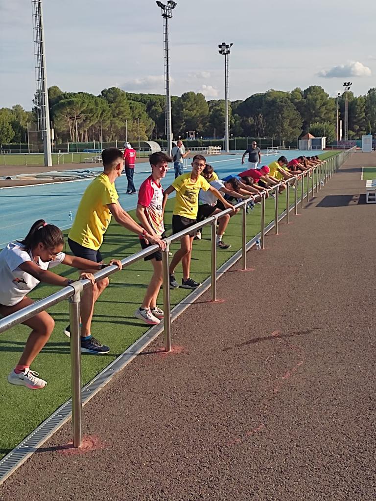 FragaAyto's tweet photo. Gran éxito de la Jornada del Plan Nacional de Tecnificación Deportiva en la Ciudad del Deporte de #FRAGA 👏👏

Enhorabuena al @atletismofraga 💪 Seguro que ha sido la primera de muchas 🤝

#Fraga #Deporte #Atletismo https://t.co/X01AL9cKYh