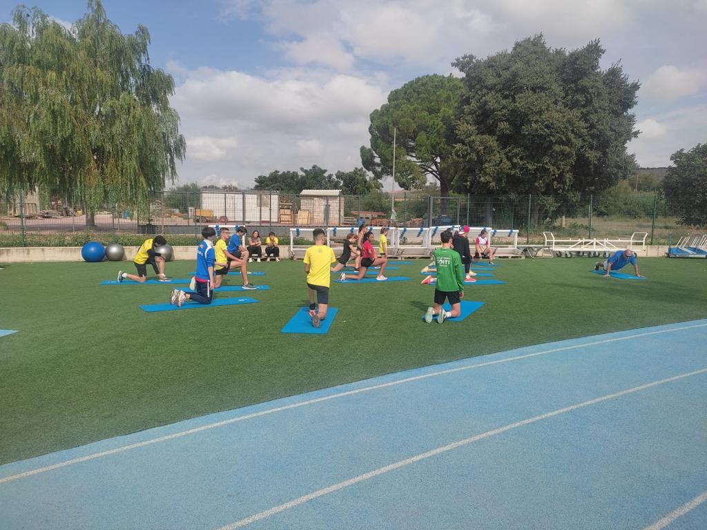 FragaAyto's tweet photo. Gran éxito de la Jornada del Plan Nacional de Tecnificación Deportiva en la Ciudad del Deporte de #FRAGA 👏👏

Enhorabuena al @atletismofraga 💪 Seguro que ha sido la primera de muchas 🤝

#Fraga #Deporte #Atletismo https://t.co/X01AL9cKYh