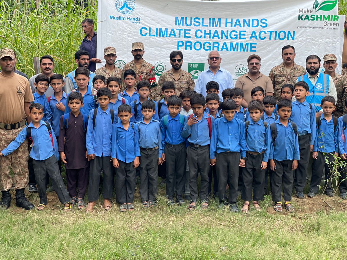 MuslimHandsMRP's tweet photo. Muslim Hands, in collaboration with the Pakistan Army and the local community of the LoC-based village of Patni, planted fruit trees to demonstrate their commitment to climate action.
#MuslimHands #SDG13 #sdg13climateaction #ClimateEmergency #climateaction #pakarm https://t.co/5yp6LaFnlR